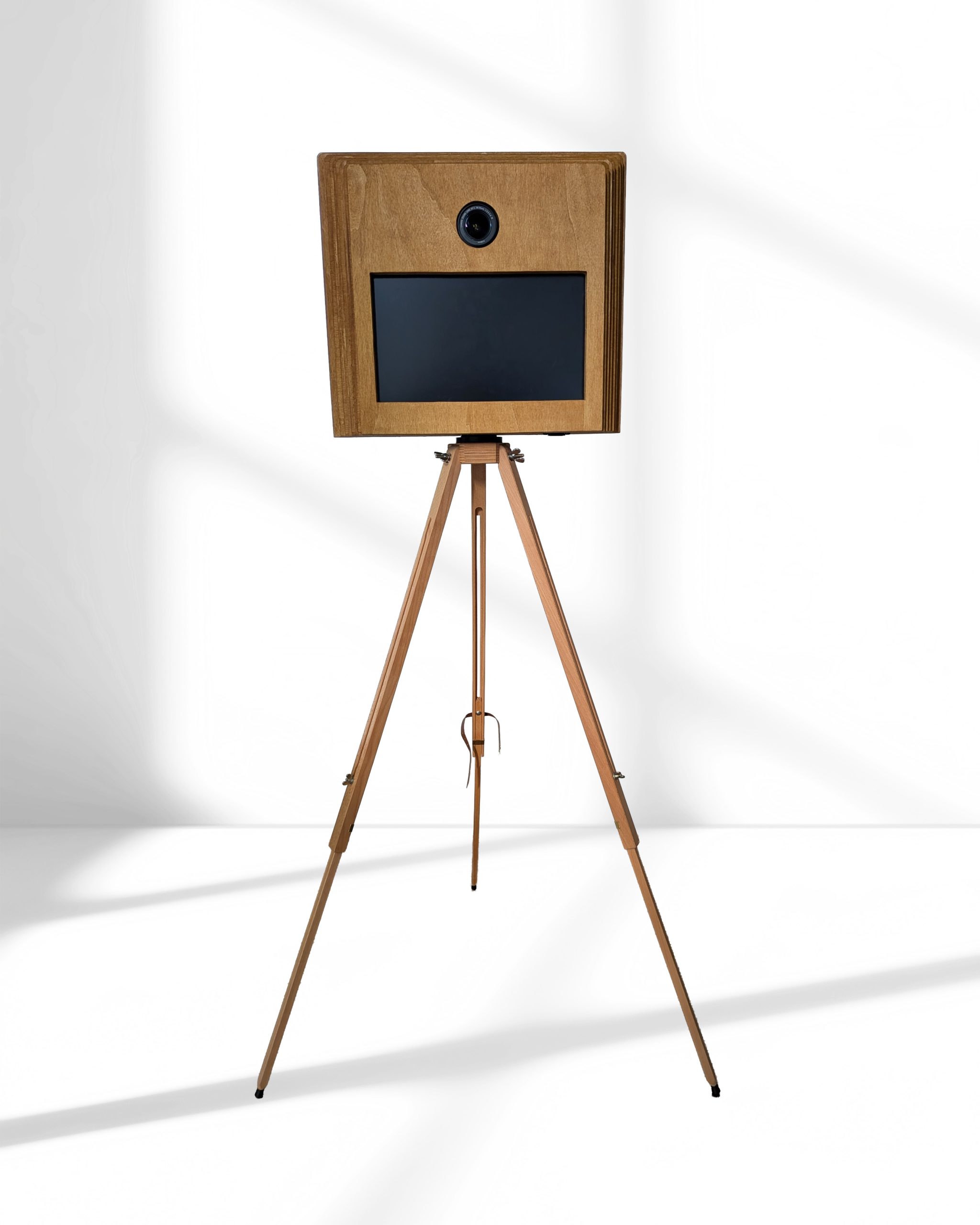 MIRA — Photobooth en bois, ILLU Manufacture